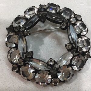 Elegant Silver Clear Crystal Japanned Vintage Brooch Wreath Rhinestone Pin
